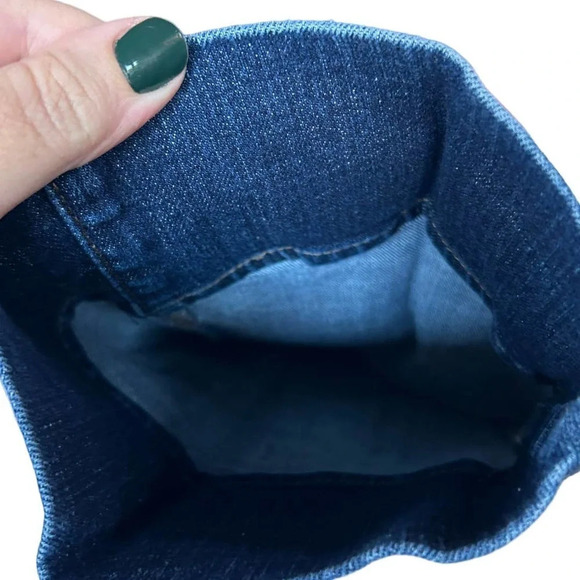 Levi's Women's 505 Straight Leg Roll Cuff Size 29 Waist x 32 Length - Picture 3 of 7